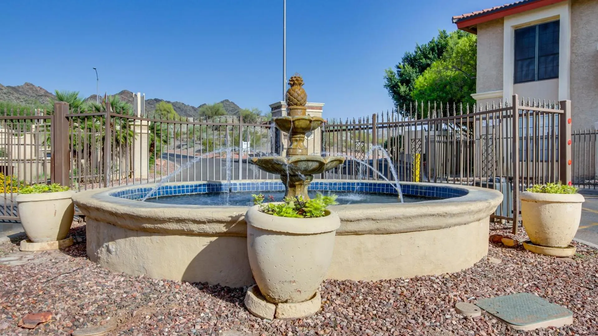 Phoenix Condo With Resort Perks And Mountain Views! Apartment